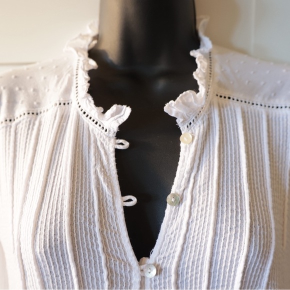 White Pleated Buttoned Blouse with Mandarin Collar - Picture 5 of 10